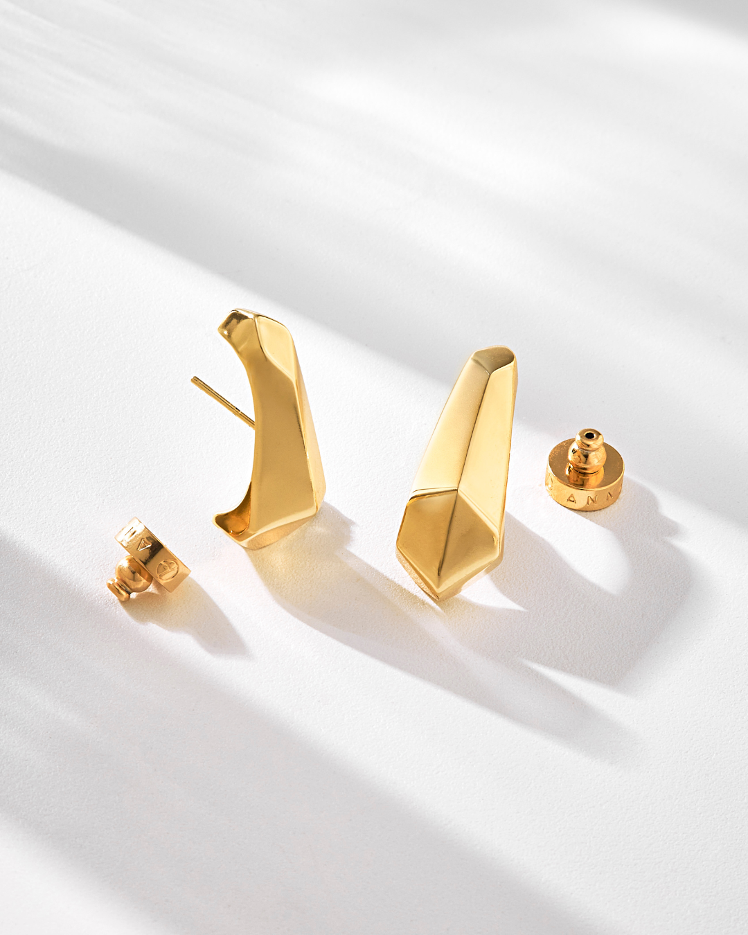 Prima Earhook Earring